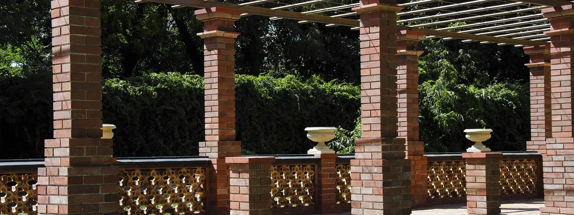 Ziegelsteine, Zäune